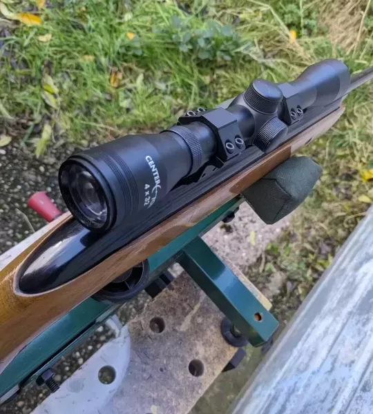 BSA MERCURY 22 COMES WITH 4X32 CENTRE POINT SCOPE