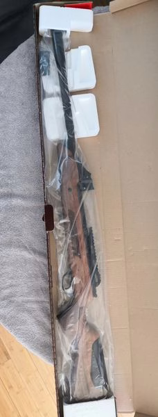 Hatsan Speedfire Multi Shot Break Barrel Air Rifle Walnut Stock .177. Brand new, unused.