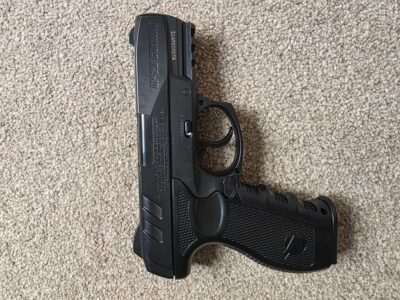 C02 air pistol