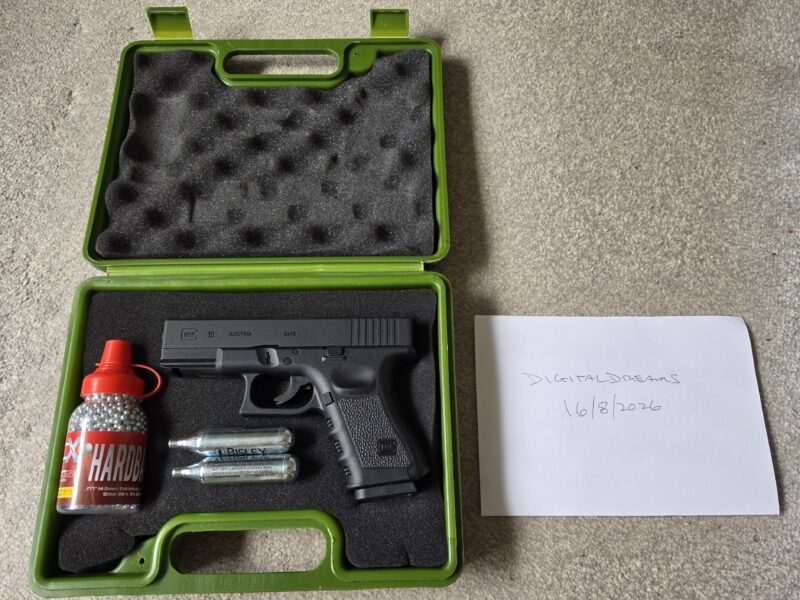 Umarex Glock19 BB with box and extras