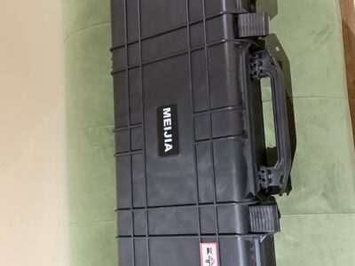 Uragan 2 + 600 Hawk Airmax 30 SF + Hard Case + Gas Canister and some other bits if you're collecting