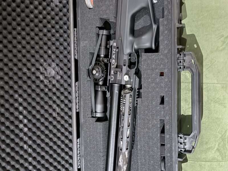 Uragan 2 + 600 Hawk Airmax 30 SF + Hard Case + Gas Canister and some other bits if you're collecting