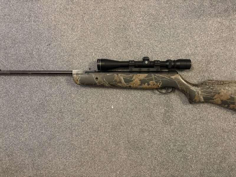 Hunter realtree 16J .22 air rifle break barrel